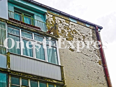 “Bloc degradat, vreau reabilitare termica pe banii Primariei Onesti sau pe fonduri europene, conform legii!” “Bloc degradat, vreau reabilitare termica pe banii Primariei Onesti sau pe fonduri europene, conform legii!”