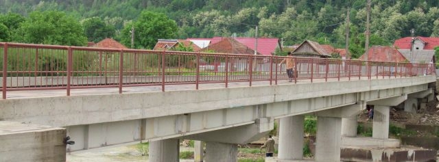 Dupa podul Bratulesti, urmeaza drumul Dupa podul Bratulesti, urmeaza drumul