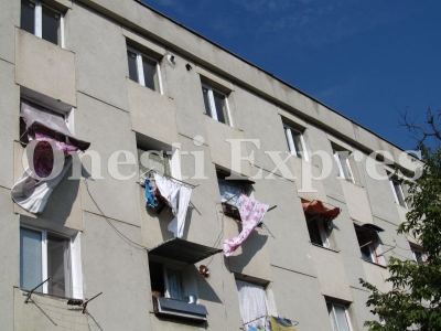 Evazatu, pomana electorala: termopane la ultimul etaj si stergere de datorii Evazatu, pomana electorala: termopane la ultimul etaj si stergere de datorii