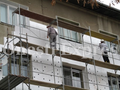 Dusi cu vorba de Primarie, onestenii se gospodaresc pe banii lor
