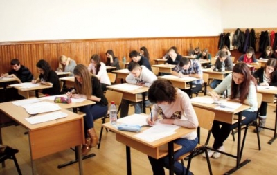 Prapastie intre copiii de la sate si cei de la oras. Oficial: „Profesorii isi fac datoria”