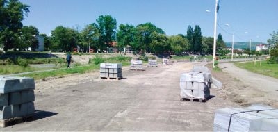 Reparatii electorale pe str. Al.I. Cuza din Onesti Reparatii electorale pe str. Al.I. Cuza din Onesti