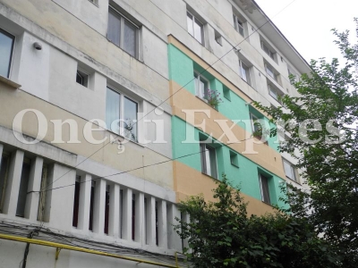 Robert Ionut Chiriac, omul desemnat sa explice de ce reabilitarea termica promovata de Primaria Onesti e doar o anvelopare Robert Ionut Chiriac, omul desemnat sa explice de ce reabilitarea termica promovata de Primaria Onesti e doar o anvelopare