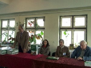 lumina-cartii-web lumina-cartii-web