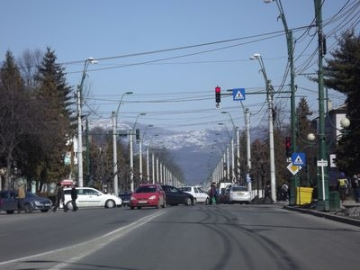 Pasajul la calea ferata Adjud – Ciceu peste DN 11 la Onesti mai are de asteptat